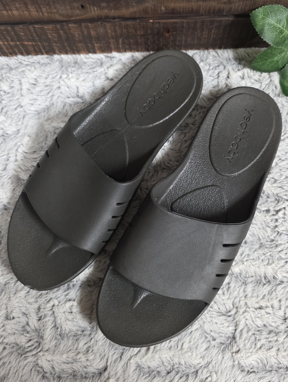 Yeahbaby Spa Sandals Pool Deck Shoes Dark Gray Size Medium